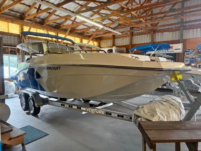 Brand New Leftover 2023 StarCraft SVX231 deck boat