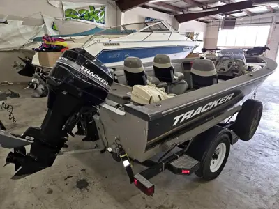 2000 Tracker Targa 17