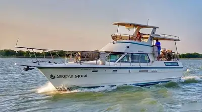 1987 Hatteras 40 Double Cabin Motor Yacht Fresh Water Only Lake Boat