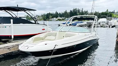 2006 SeaRay sundeck 220