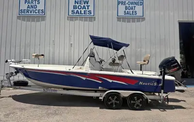 2019 Nauticstar 244 XTS Deluxe