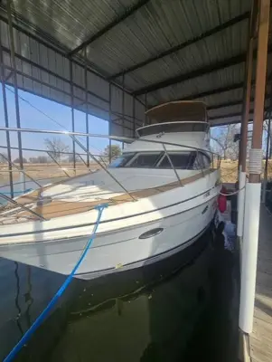 2006 Carver 42 Super Sport – Only 350 Hours • Freshwater Boat