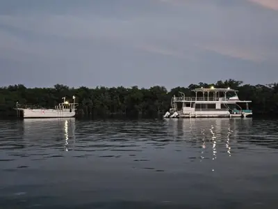 1993 Sumerset 55' aluminum houseboat