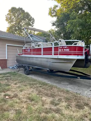 Yamaha G3 Pontoon Boat