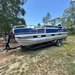 2013 Sun Tracker Fishin’ Barge