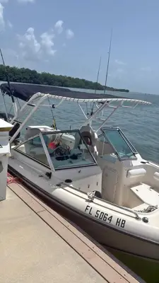 Pursuit 2150 Dual Console Boat