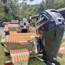 2016 Tracker Grizzly 1860