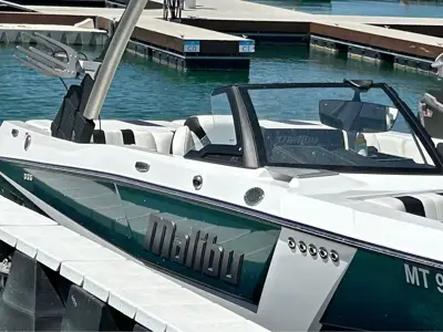 2025 Malibu 21 lx