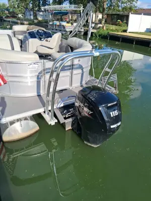 2023 Sylvan mirage 820lz