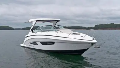 2025 REGAL 33 EXPRESS FULL FACTORY WARRANTY