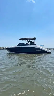 2024 Yamaha ar220