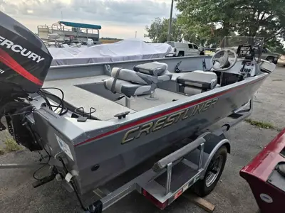 2004 Crestliner canadiam