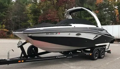 2020 Crownline E255