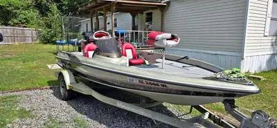 2000 Triton tr17