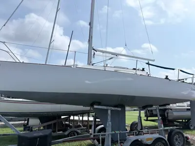J/27 Hull #128 with trailer