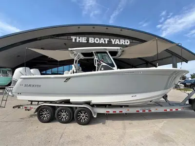 2023 BlackFin 302 Center console Offshore boat