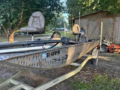 2015 17 foot express boat