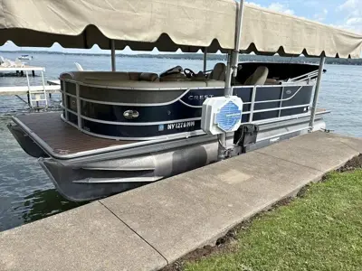 2014 Crest Crest III 23 Foot 230 SLC