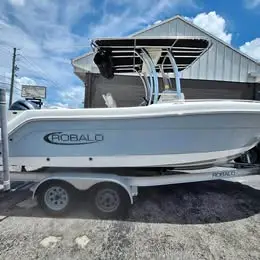 2022 Robalo R222