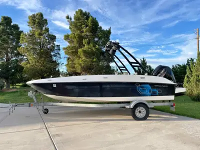 2017 Bayliner e18