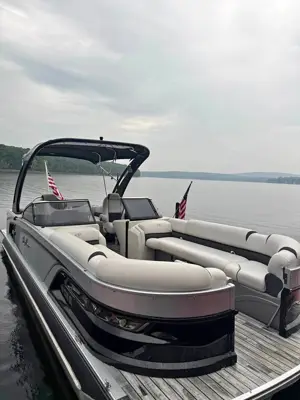 2019 Avalon Excalibur QL Windsheild 27