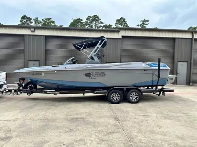 2021 Axis A24 Wakeboard / Surf Boat