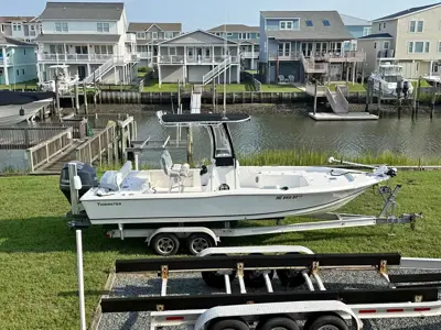 2012 Tidewater 2400 bay