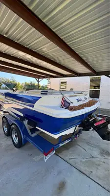 1998 Glastron 225 gs