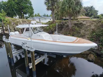 2022 Intrepid 345 Nomad SE
