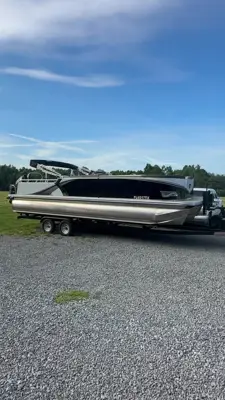 2023 Tahoe LTZ Tritoon(only 13 hours) 2585 vrb