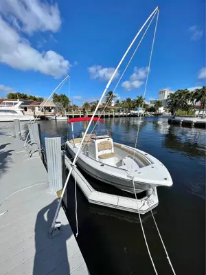 Sea Hunt Ultra 211 + Docky Dock