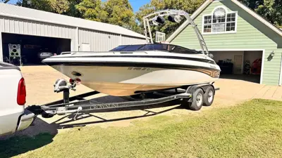 2001 Crown line 202BR