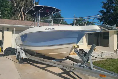 2003 Aquasport 205 Osprey w/ Yamaha OX66 200 HP Motor & Trailer