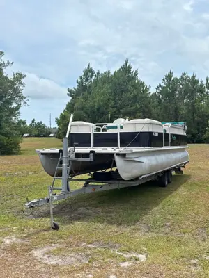 2002 Bentley Smokercraft 24ft