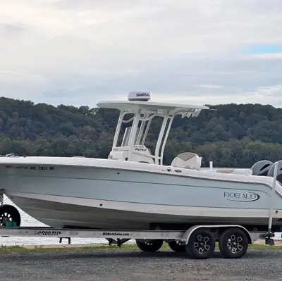 2021 Robalo 242 cc
