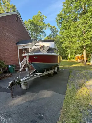 1974 Bertram 28 Flybridge