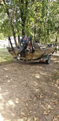 2002 Crestliner Boat