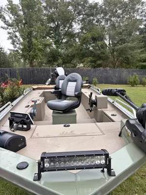 18 Ft. Crappie Boat, 90HP Yamaha