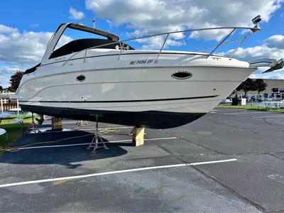 2004 Rinker 290 fiesta vee