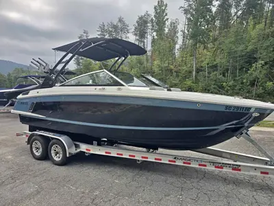 2023 COBALT R4 Surf