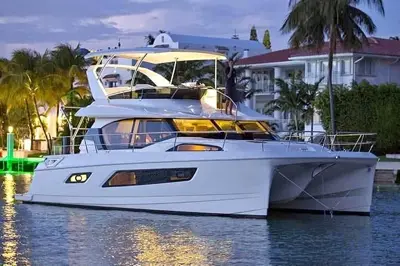 44 Aquila Power Catamaran 2016