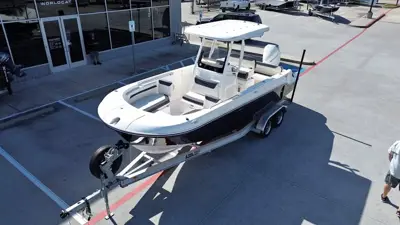 2024 24' Bayliner Trophy Center Console, Trailer Included!