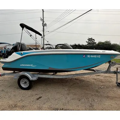 2023 Bayliner M17