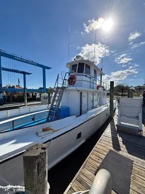 1943 custom head boat 60'