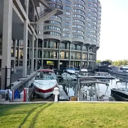 Year-Round-Downtown Chicago 32’ Boat Slip LEASE, Perfect for Cruiser Now thru April 20 2027