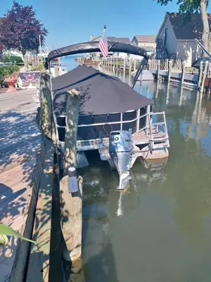2013 pontoon Sweetwater 24'