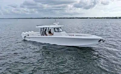 2027 Bahama 41