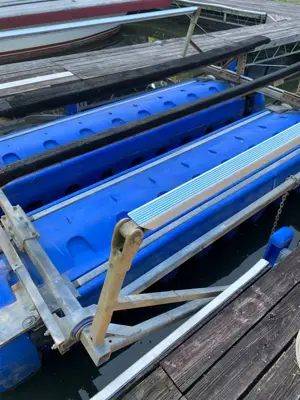 Boat slip and HydroHoist Boat Lift Up to 26 Foot Boat