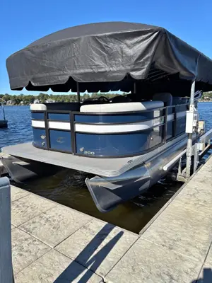 2021 Crest Classic LX200 Pontoon Boat