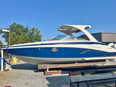 2022 Crownline E305 XS